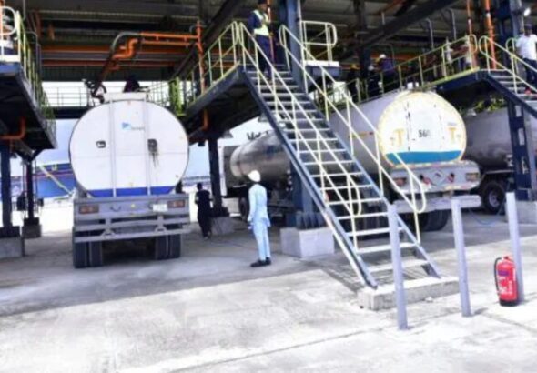 Dangote-Refinery-Loading-Bay-768x442