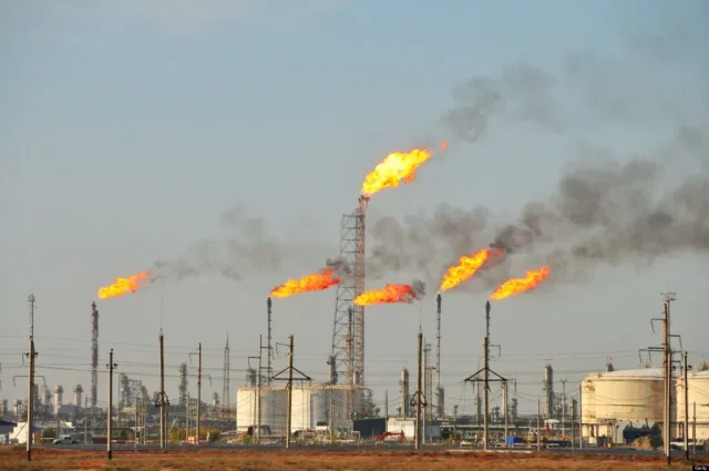 Gas-flaring_1782294771-640x425