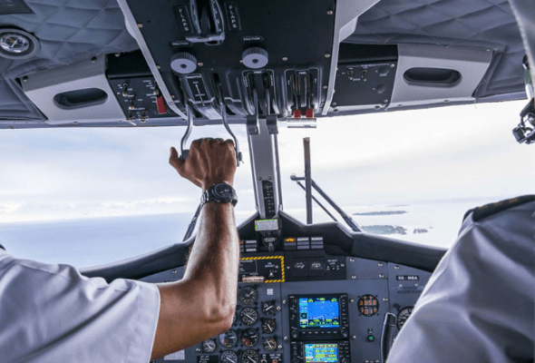 Young-Nigerian-pilots-aviation-700x400